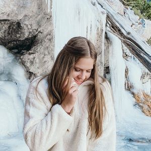 Meet your Posher, Lara